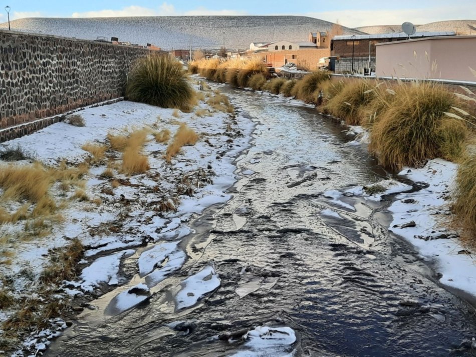 Una imagen fría y maravillosa: la Puna salteña amaneció bajo cero y cubierta de nieve