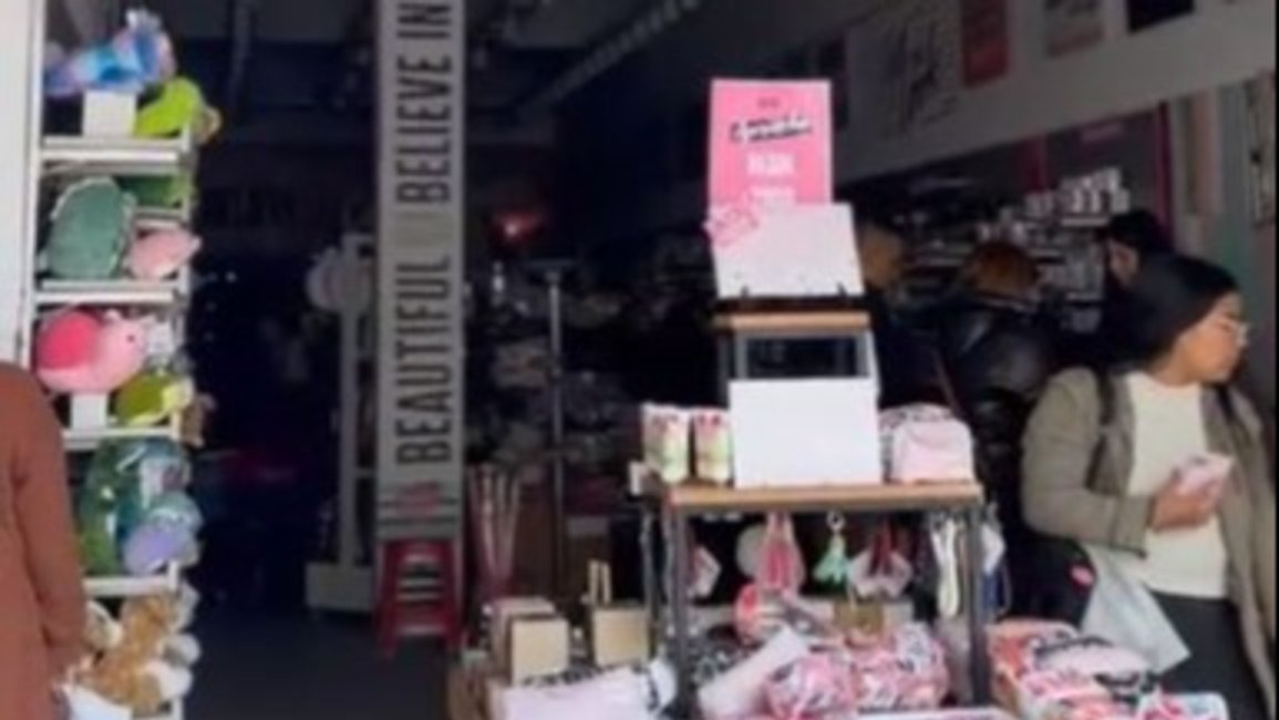 Hubo un corte de luz en el microcentro salteño por la inundación de una cámara séptica en el Mercado San Miguel