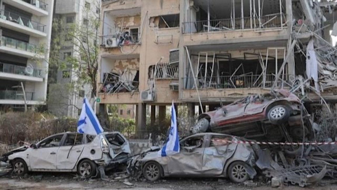 Israel lanza una fuerte advertencia: "Teherán arderá" si dispara más misiles e Irán amenaza a bases de EEUU, Francia y Gran Bretaña