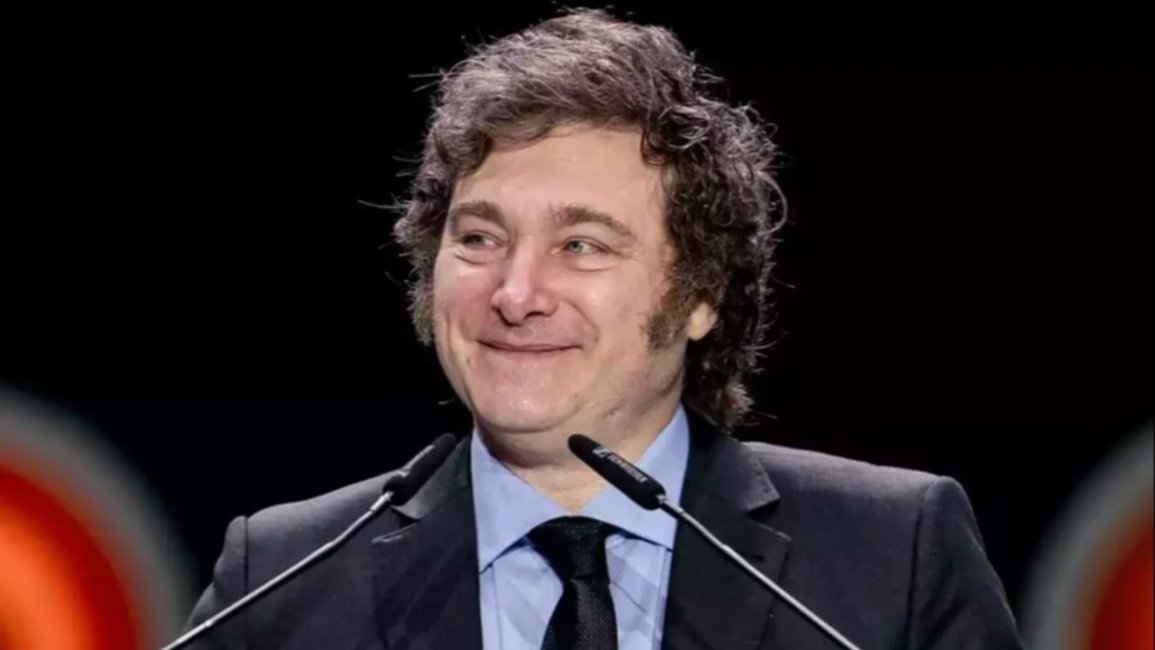 Javier Milei vuelve al país y prepara la firma de una batería de decretos clave