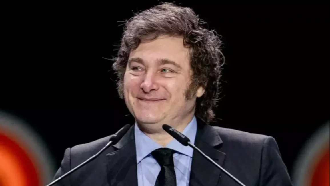 Javier Milei vuelve al país y prepara la firma de una batería de decretos clave
