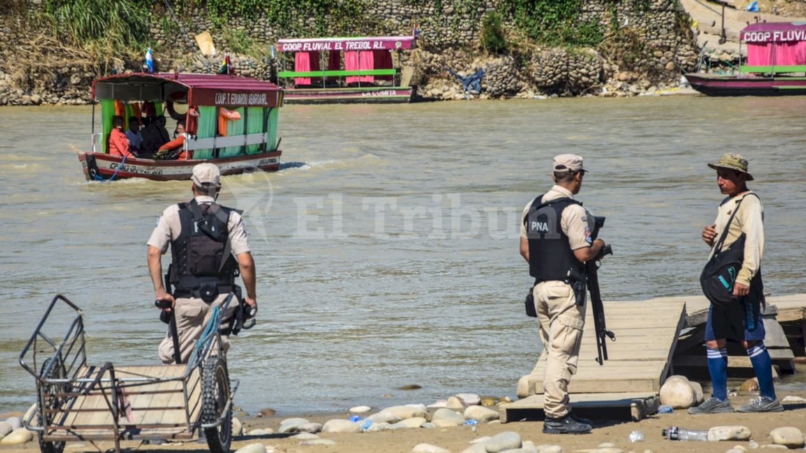Tensión en Aguas Blancas: "Prefectura toma decisiones y no avisa"