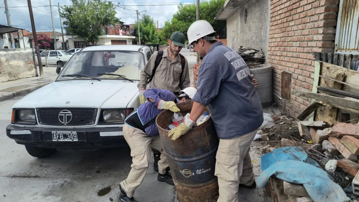 Limache se suma a la campaña contra el dengue con una jornada de descacharrado