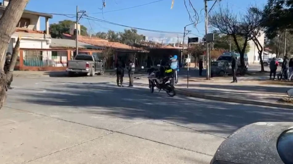 Terrible choque en barrio San Remo: uno de la conductores tuvo un ataque de nervios