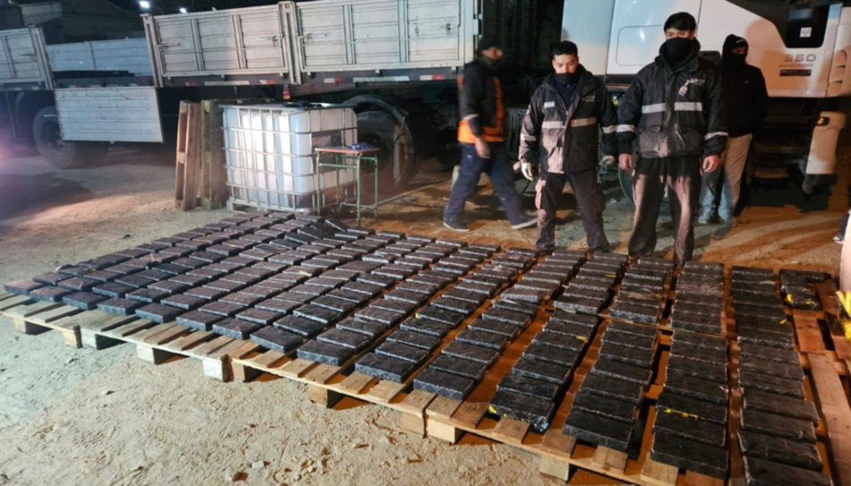 VIDEO. Gran golpe al narcotráfico: descubrieron casi 500 kilos de cocaína en La Quiaca