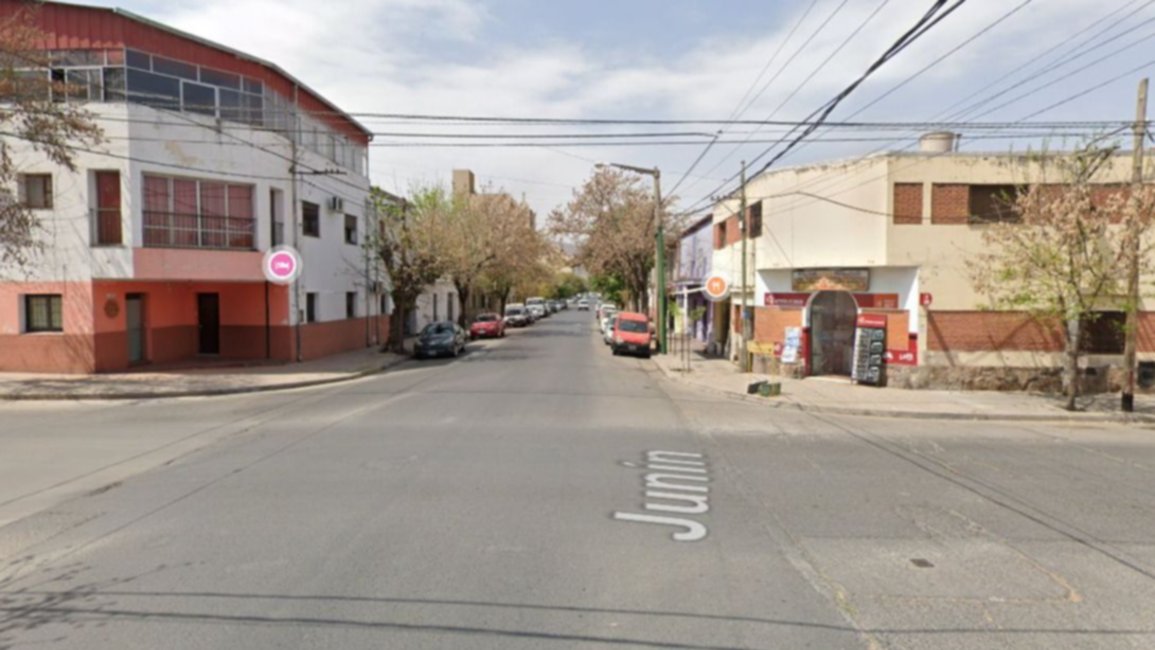 Principio de incendio en el macrocentro salteño, movilizó a bomberos y policías