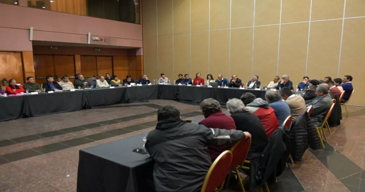 Administración pública: reabren paritarias en Salta tras un mes de ...
