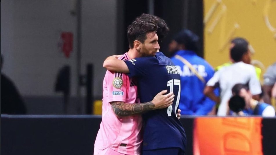 Burlas a Messi en la goleada del PSG al Inter Miami: le mostraron banderas y carteles