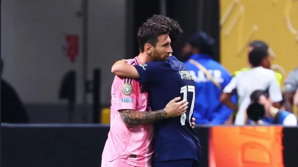 Burlas a Messi en la goleada del PSG al Inter Miami: le mostraron banderas y carteles