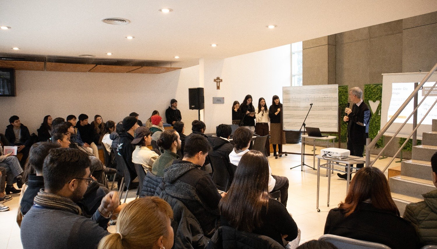 Música, formación e intercambio cultural: así fue la visita de los músicos húngaros Judit Gábos y Sándor Kabdebó a UCASAL