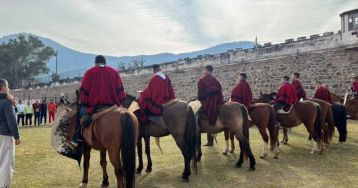 Equinoterapia del Azul llevó los valores de Güemes a Villa Las Rosas