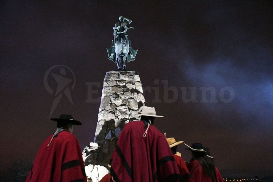 Salta homenajeó a Martín Miguel de Güemes entre fogones y emoción: las mejores fotos de la Guardia Bajo las Estrellas