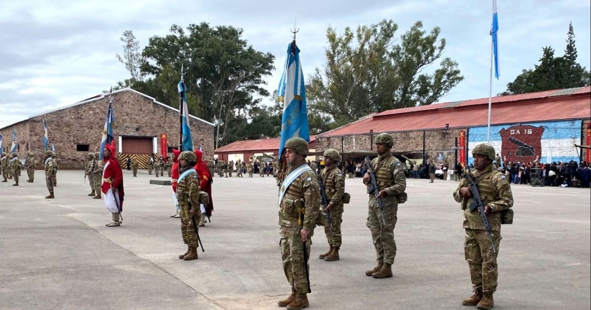 Jura y desfile del Ejército por el Día de la Bandera