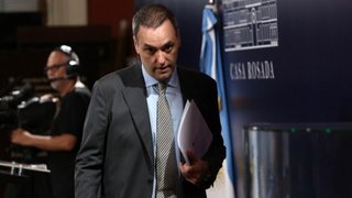 Adorni se fue tras 112 días que golpearon la imagen del Gobierno