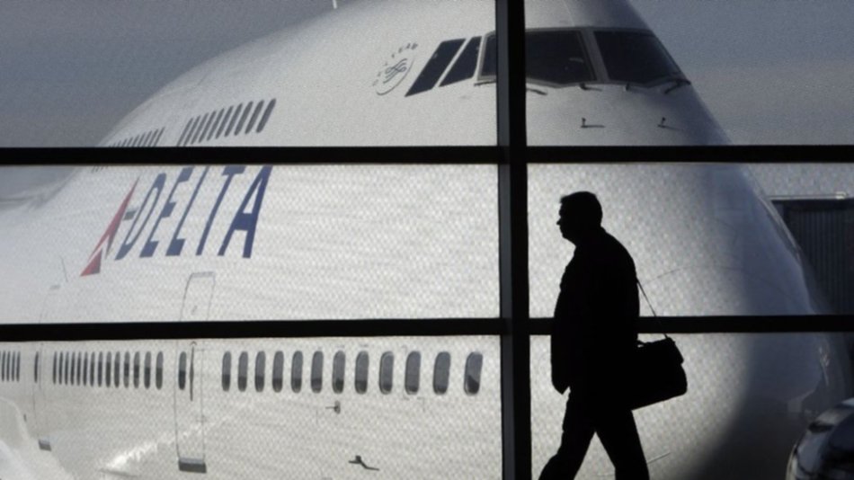 Aerolíneas estadounidenses cancelan sus vuelos en Israel por la caída de un cohete