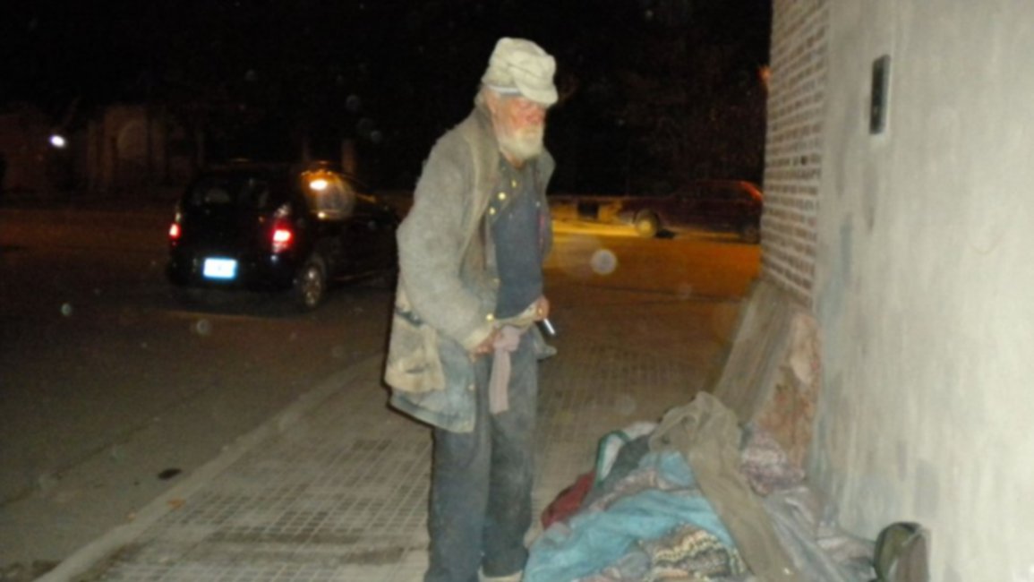Piden a la Justicia que ayude a salvar la vida de un indigente