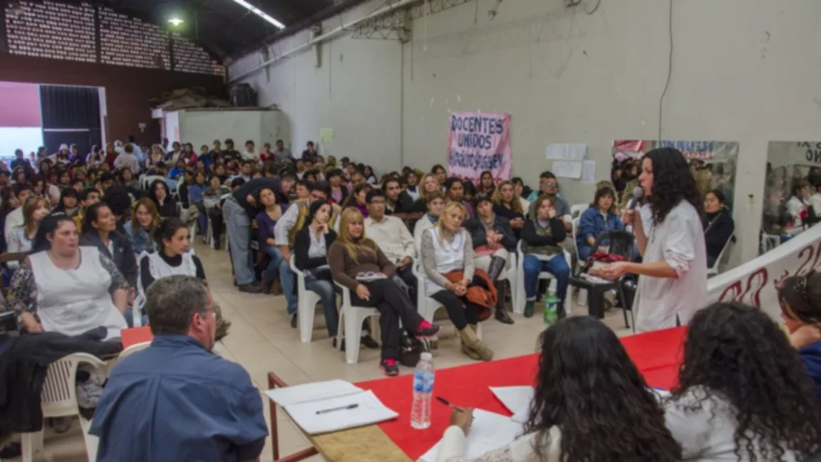Docentes Unidos decidió seguir de paro