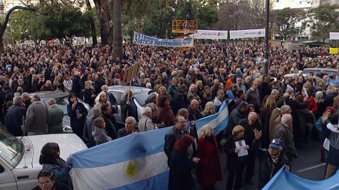 Masiva movilización en Tribunales en apoyo al juez Cabral