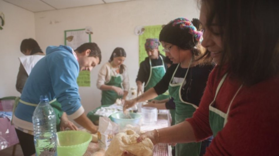 Amasaron y tejieron para los que duermen en la calle | Salteños solidarios