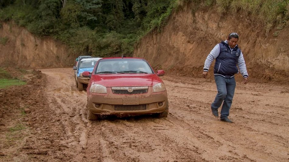 Obreros paran trabajos de pavimentación en la ruta 54 | Rutas en mal estado