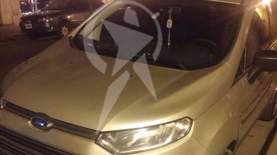 Se llevó a un discapacitado  sobre el capot por 5 cuadras