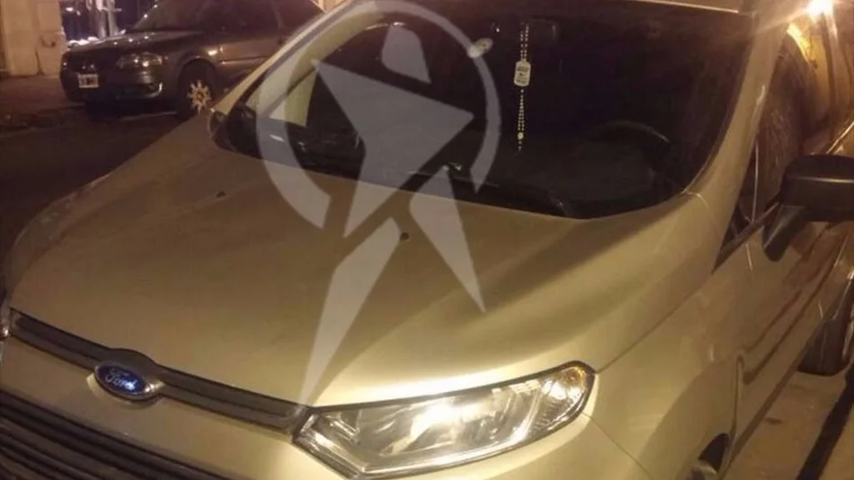 Se llevó a un discapacitado  sobre el capot por 5 cuadras