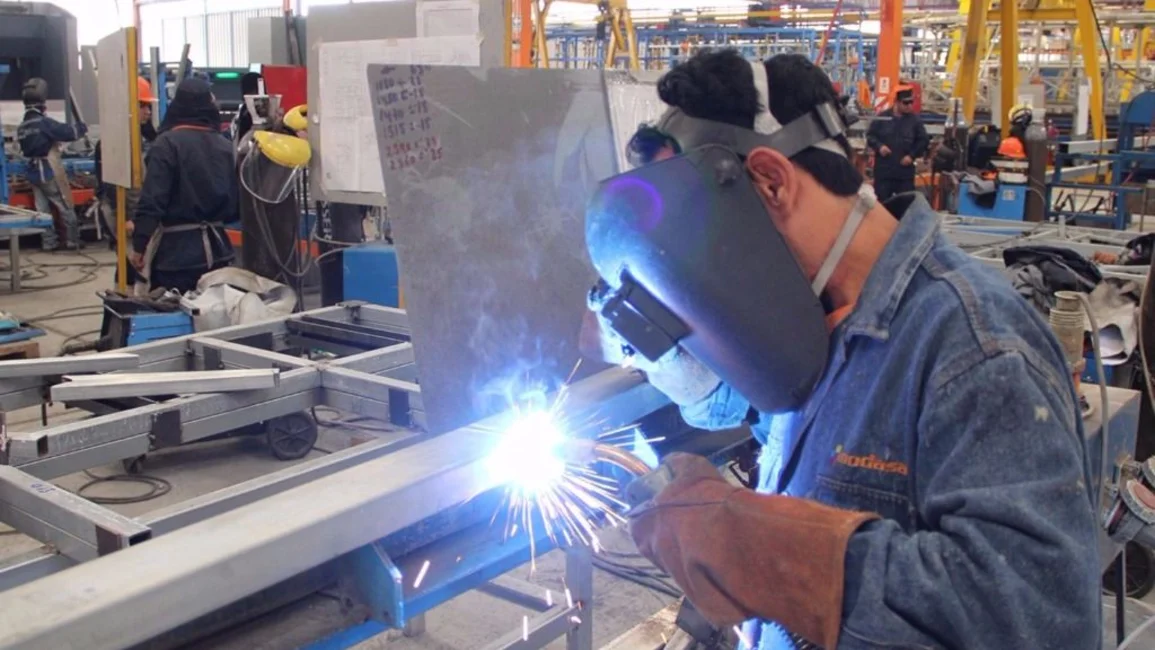 La industria creció 2,2% en mayo, según la UIA