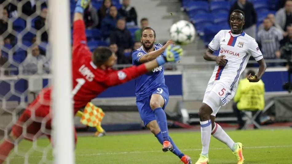 Juventus rechazó una oferta de 100 millones de euros por Higuaín