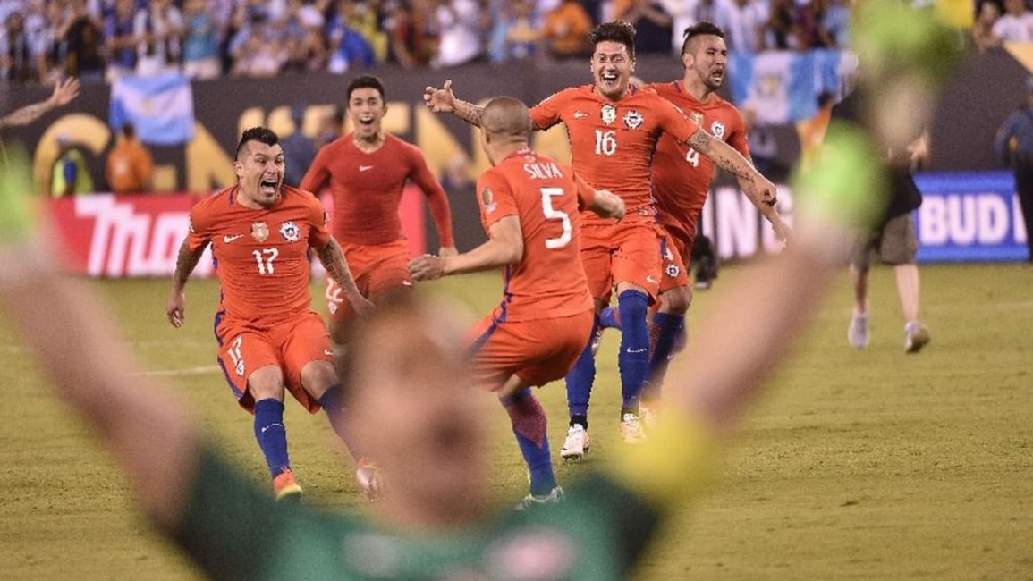 FIFA excluiría a Chile del Mundial por el caso Barnechea