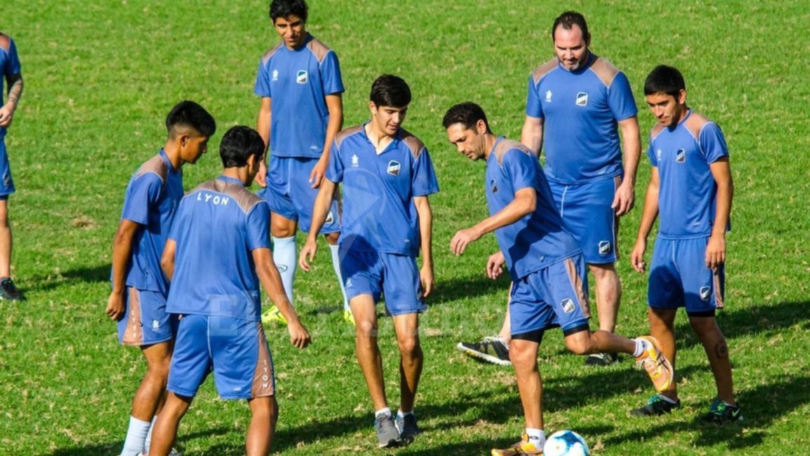 Juventud pasó para mañana la práctica inicial