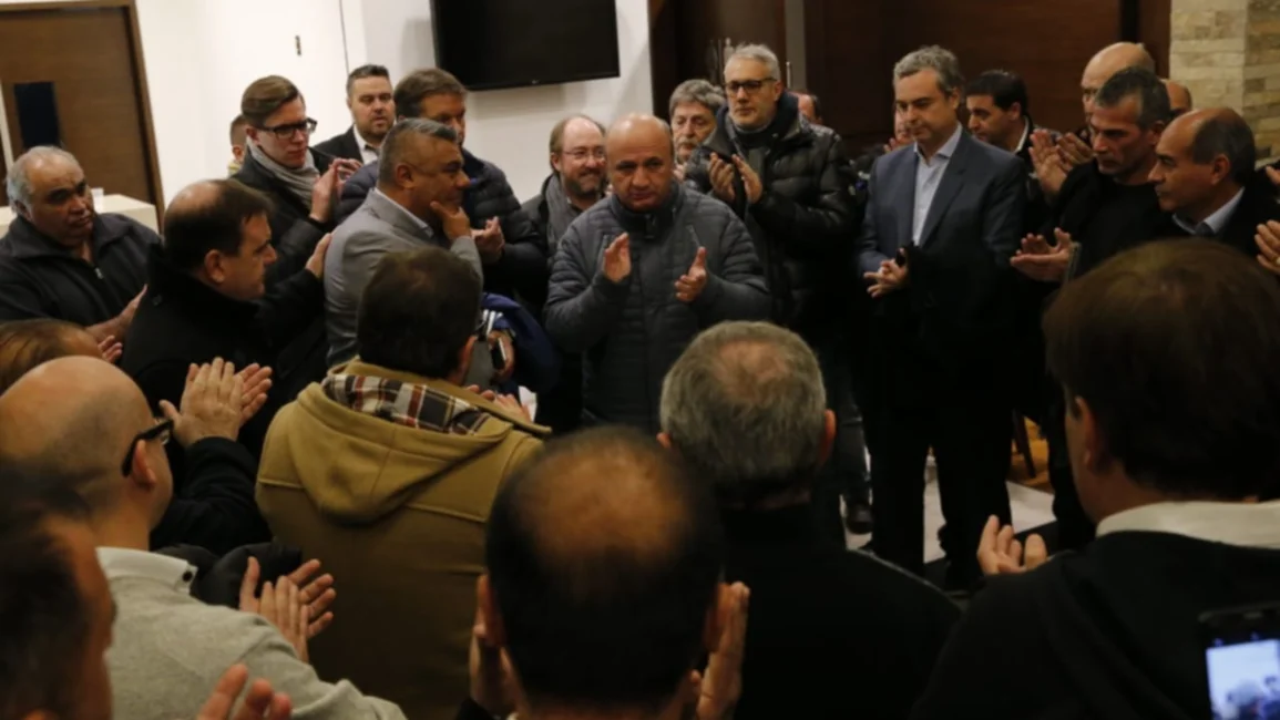 Dirigentes de la AFA fueron a recibir y apoyar a Tapia 