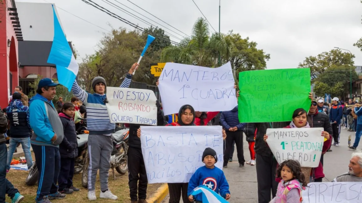 Caos céntrico por un nuevo reclamo de los manteros 