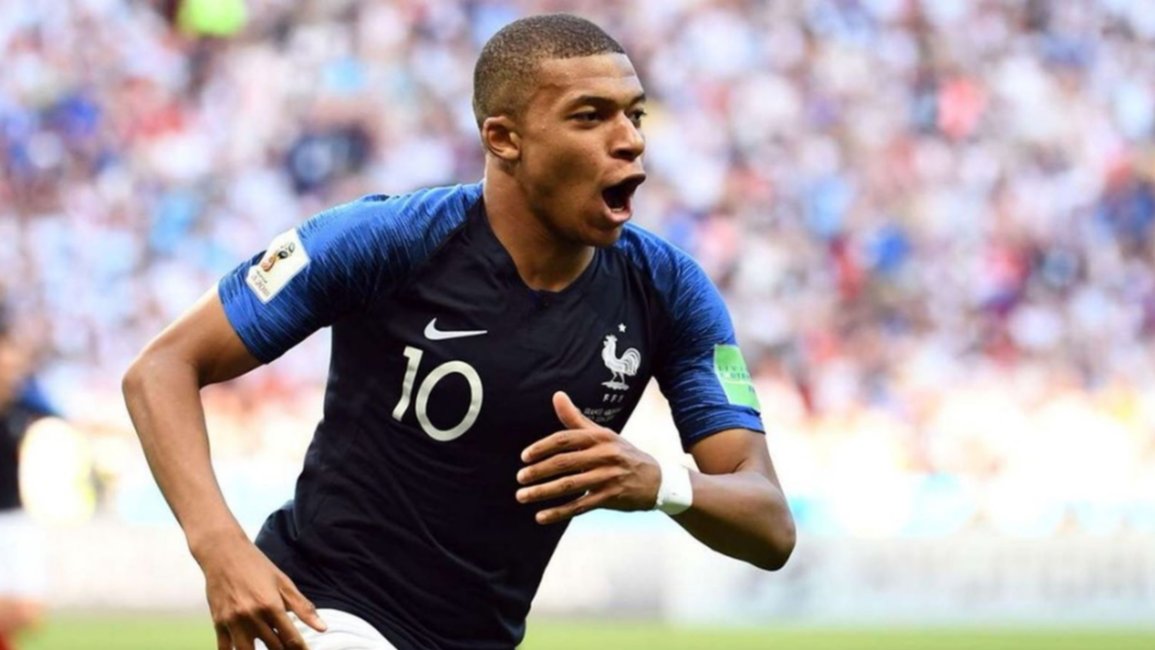 Chadli comparó a Mbappé con Messi a su edad