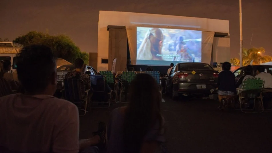 Hoy vuelve el autocine: se proyectarán "El rey león" y "La historia sin fin"