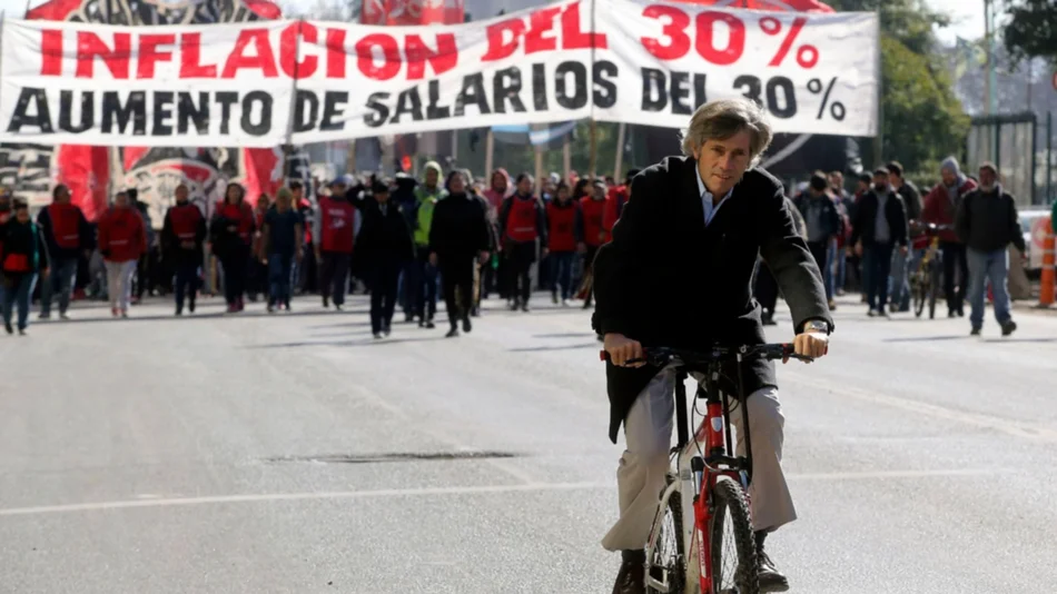 Instalaron ollas populares frente al JP Morgan para denunciar las "políticas de hambre y ajuste" del Gobierno