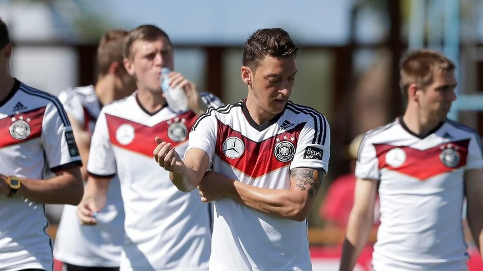 Ozil renunció a Alemania y se armó la polémica por el racismo