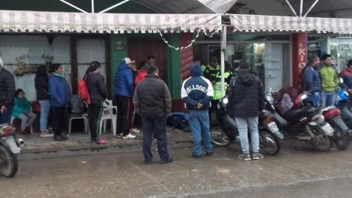 Orán: Un jubilado murió frente al Banco Nación