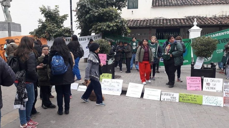 Trabajadores de la Salud volvieron a protestar y tuvieron un tenso cruce con Urtubey 