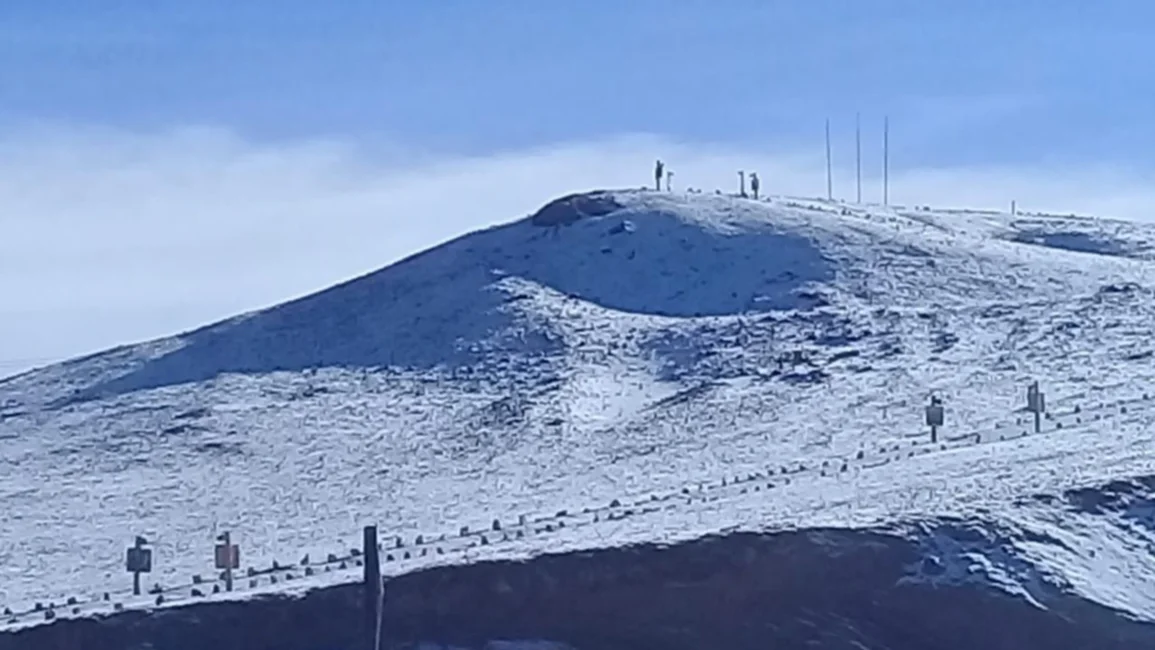 Con -6º C registrados en las primeras horas de la mañana, Tolar Grande hace gala de sus paisajes nevados 