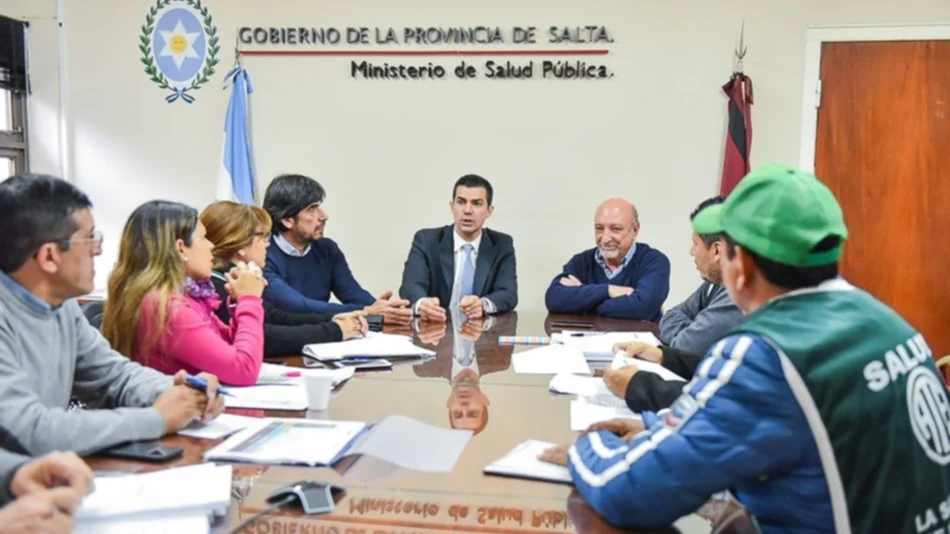 Avanzan en la regularización de los trabajadores de la salud