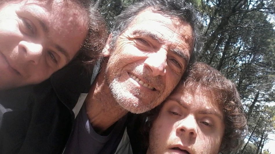 Gustavo Garzón: “Mis hijos me piden ir a la tumba de su mamá para encontrarse con ella”