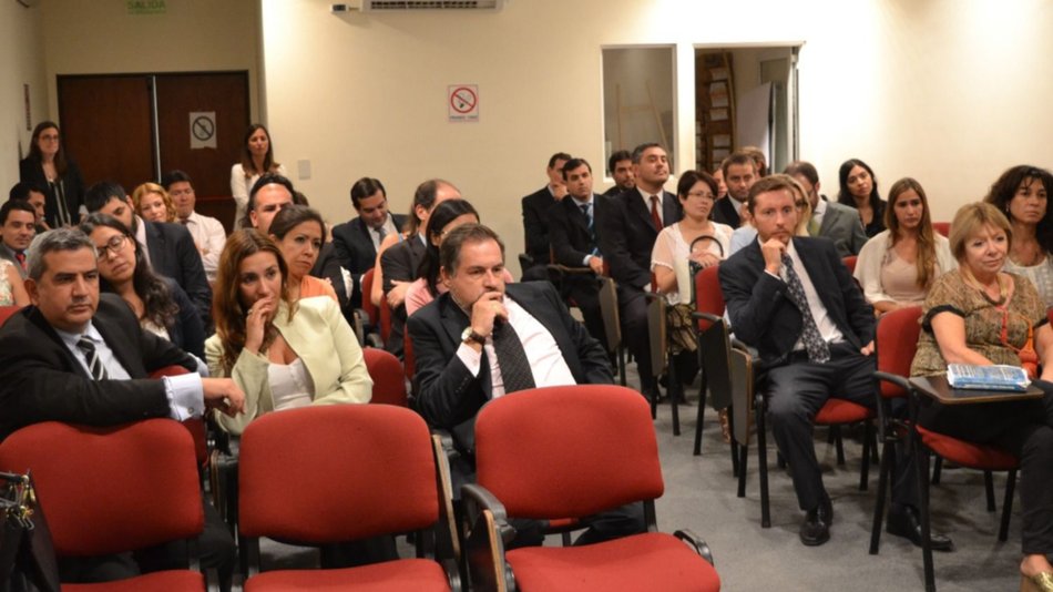 Quieren un cuerpo para que los civiles también puedan investigar