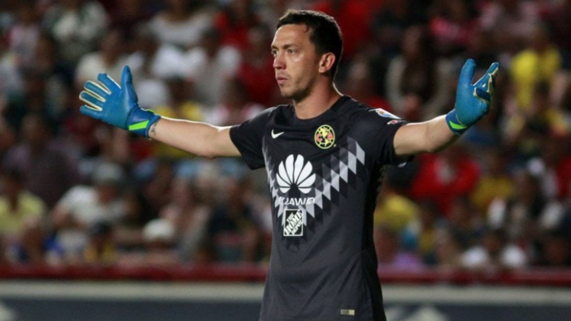 Marchesín resignará dinero para jugar en Porto