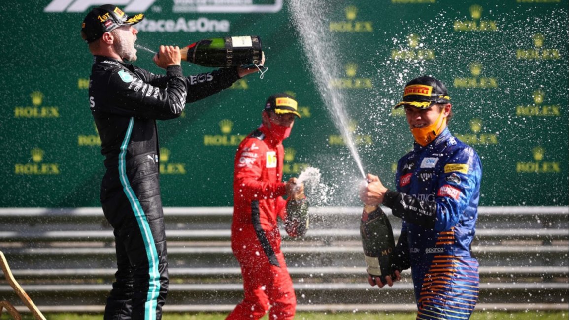 Bottas ganó en Austria y Hamilton no hizo podio por una sanción