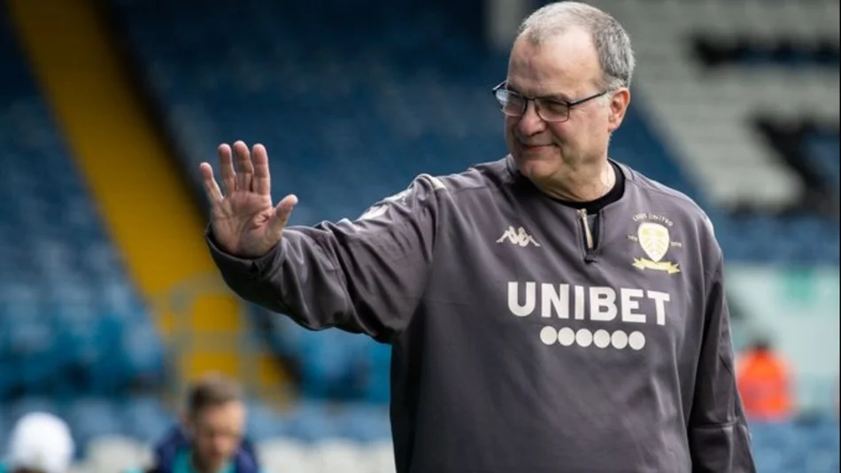 El Leeds de Bielsa goleó y recuperó la punta de la Championship