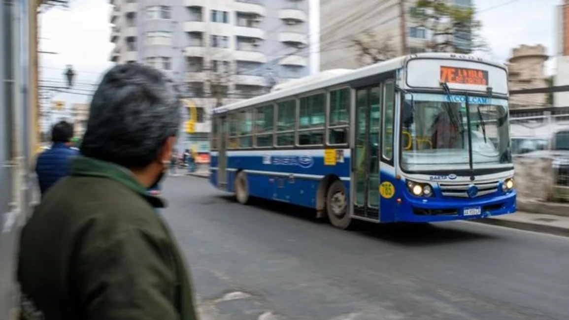 La reducción de colectivos en Salta pasó imperceptible