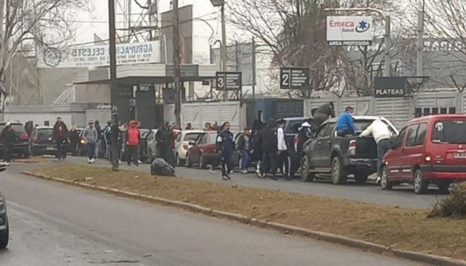 VIDEO Despidieron con una caravana al barra muerto por el jubilado