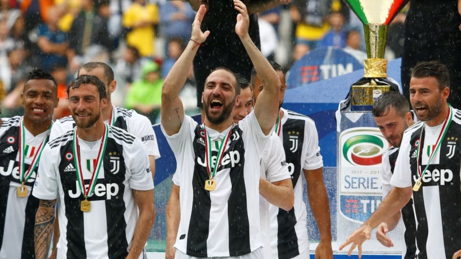 Tras la consagración, en la Juventus quieren "limpiar" al Pipa Higuaín