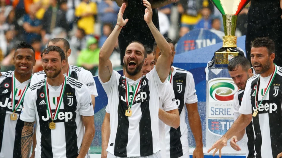 Tras la consagración, en la Juventus quieren "limpiar" al Pipa Higuaín