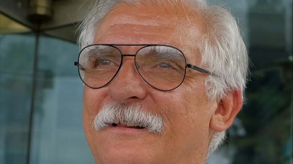 ¿Cuál es  el apuro? 